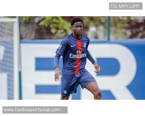 多特蒙德关注17岁左后卫普拉特斯交易价格成关键难题 多特蒙德关注17岁左后卫普拉特斯交易价格成关键难题